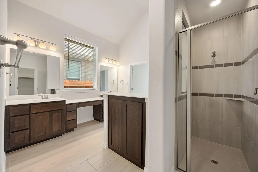 7905 Sunrise Ravine Pass Lago Vista TX 78645