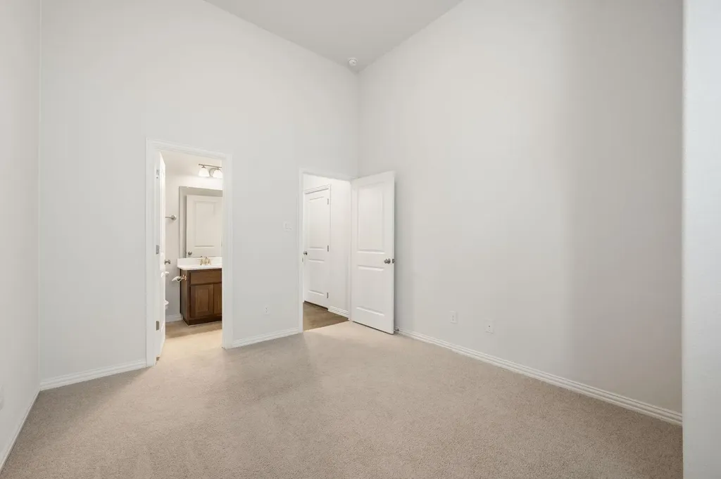 7905 Sunrise Ravine Pass Lago Vista TX 78645