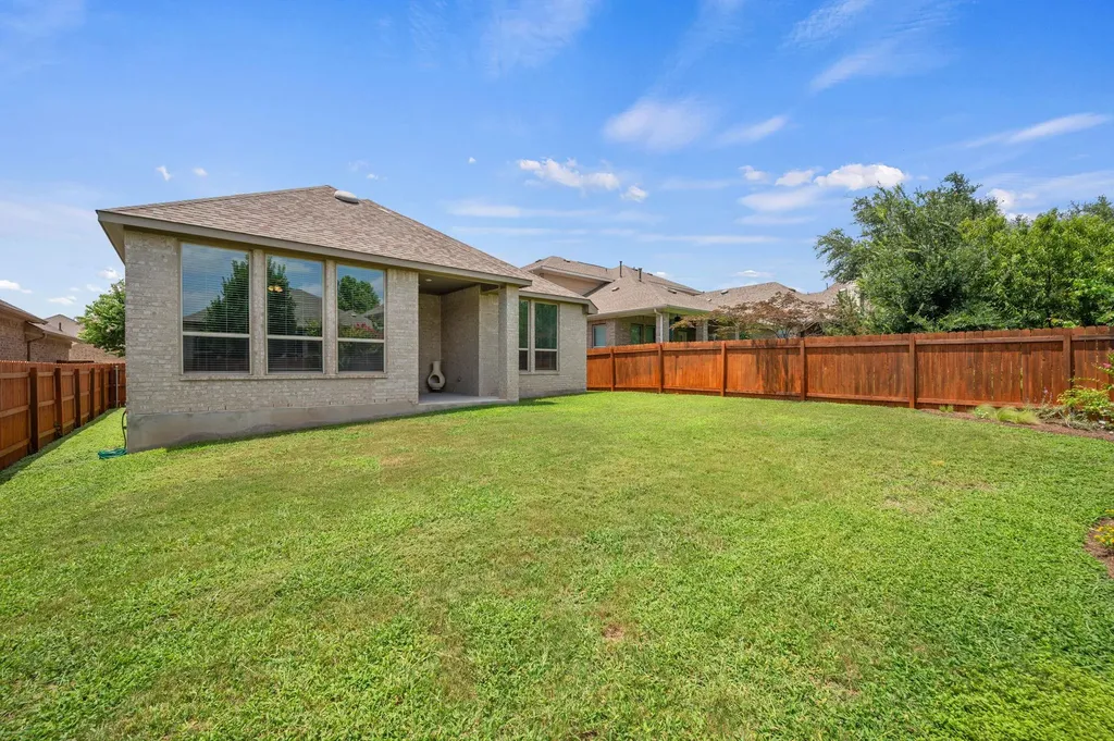7905 Sunrise Ravine Pass Lago Vista TX 78645