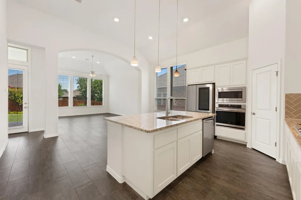 7905 Sunrise Ravine Pass Lago Vista TX 78645