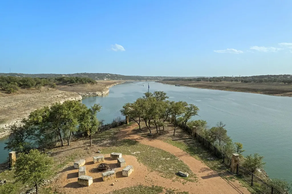 7905 Sunrise Ravine Pass Lago Vista TX 78645