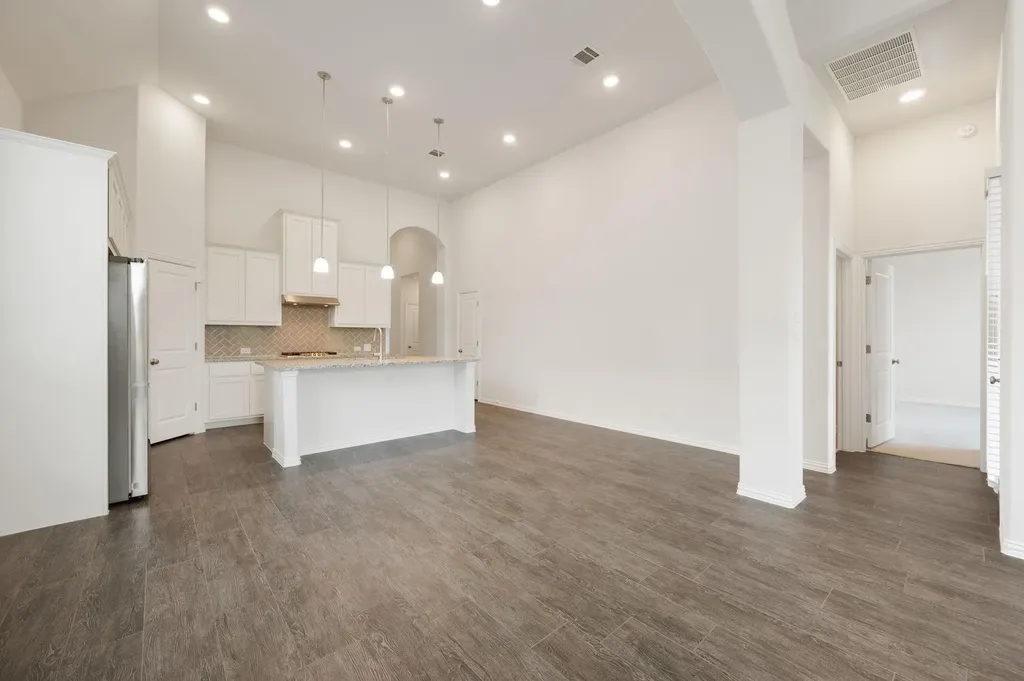 7905 Sunrise Ravine Pass Lago Vista TX 78645
