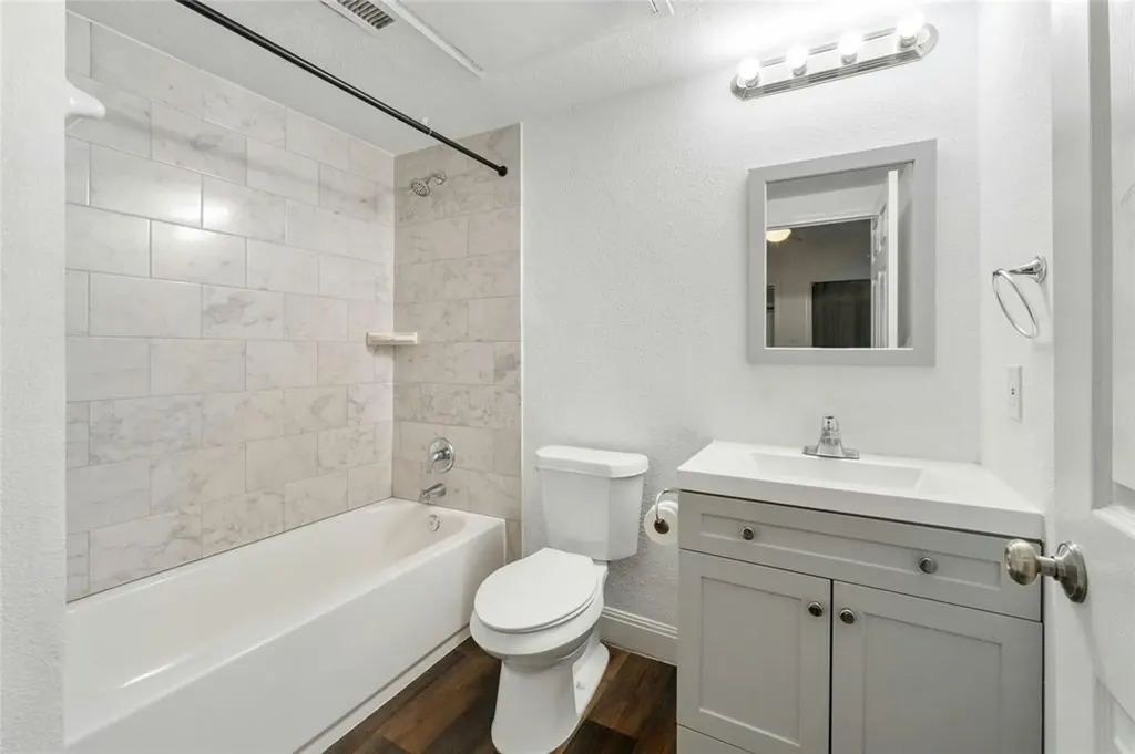 1910 Robbins Place Austin TX 78705