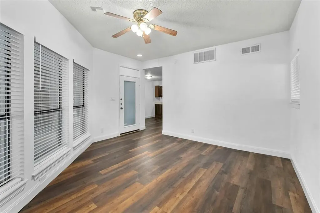 1910 Robbins Place Austin TX 78705