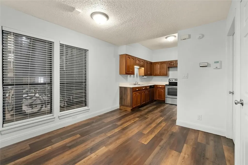 1910 Robbins Place Austin TX 78705