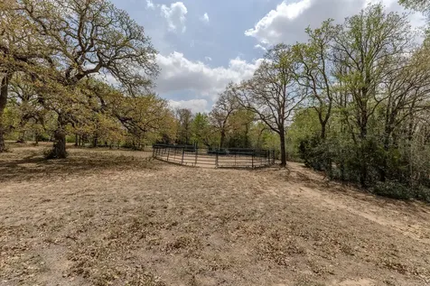 202 The Oaks Boulevard Elgin TX 78621