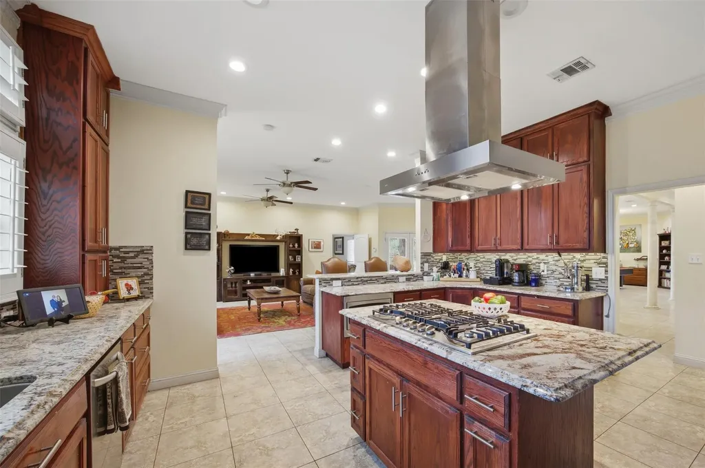 2936 Fm 1704 Elgin TX 78621