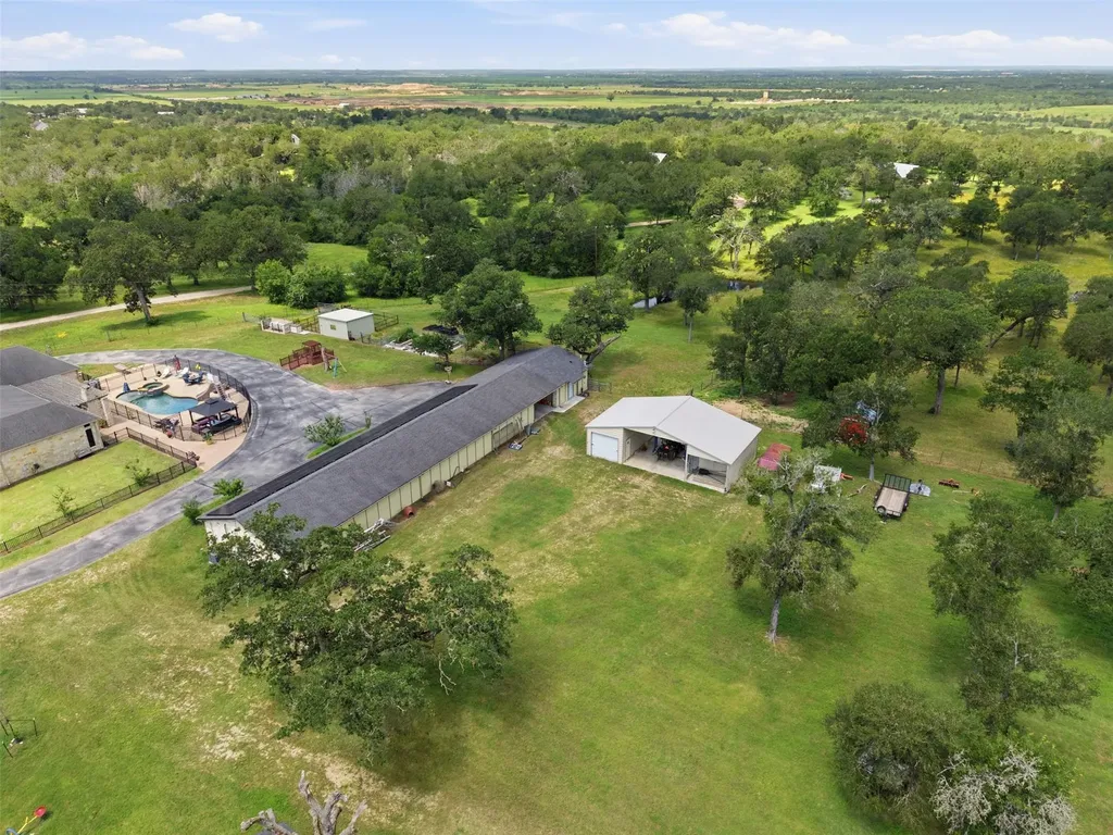 2936 Fm 1704 Elgin TX 78621