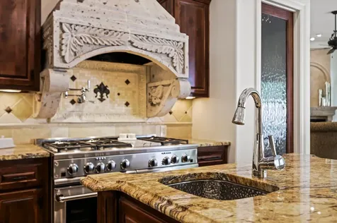 10210 Oak Forest Way New Braunfels TX 78132