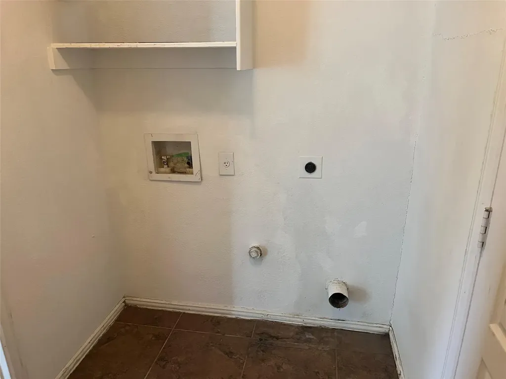 140 Pecanwood S Kyle TX 78640