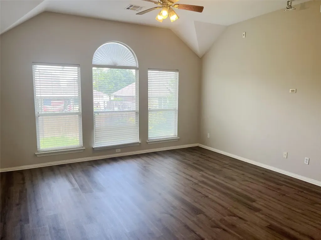 140 Pecanwood S Kyle TX 78640