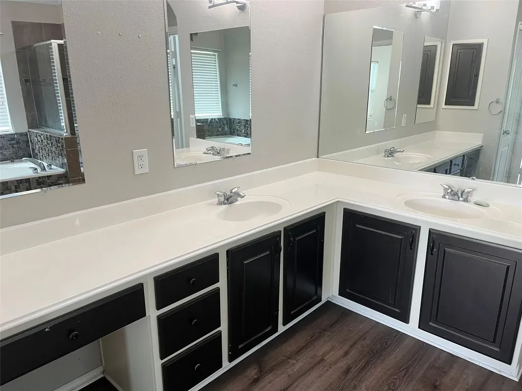 140 Pecanwood S Kyle TX 78640