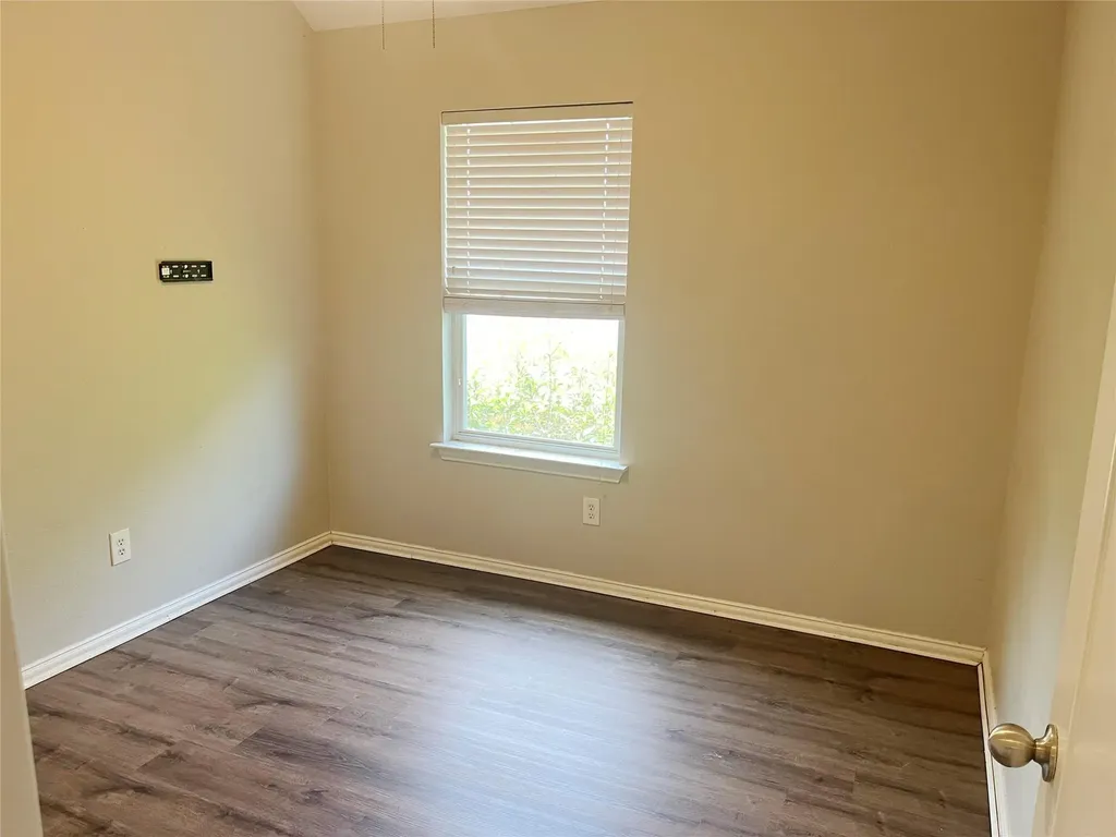 140 Pecanwood S Kyle TX 78640