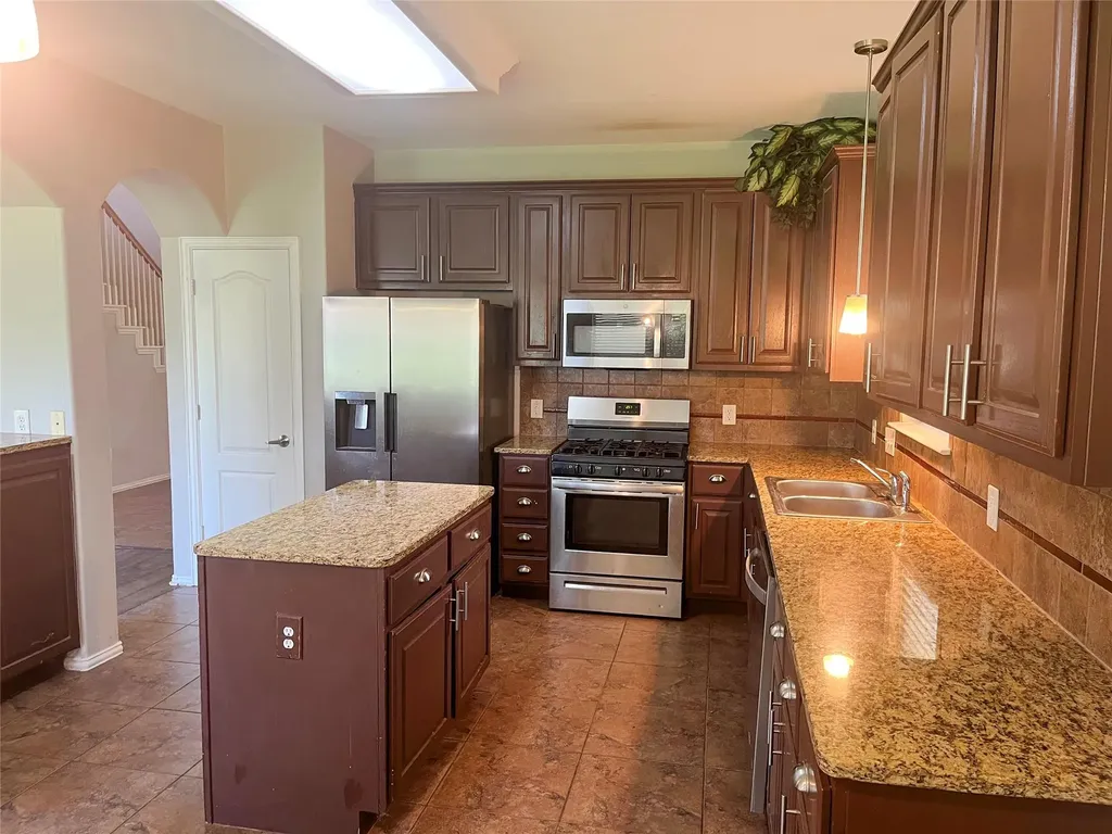 140 Pecanwood S Kyle TX 78640