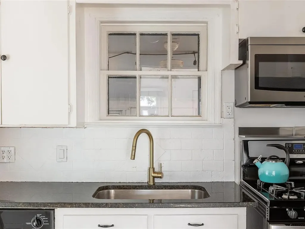 1028 E 43rd Street Austin TX 78751