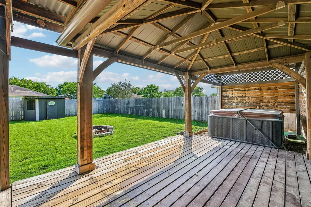112 Floating Leaf Drive Hutto TX 78634