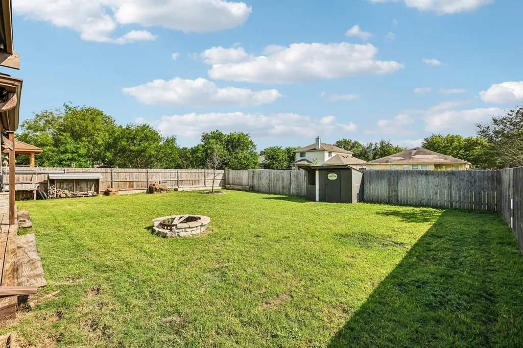 112 Floating Leaf Drive Hutto TX 78634