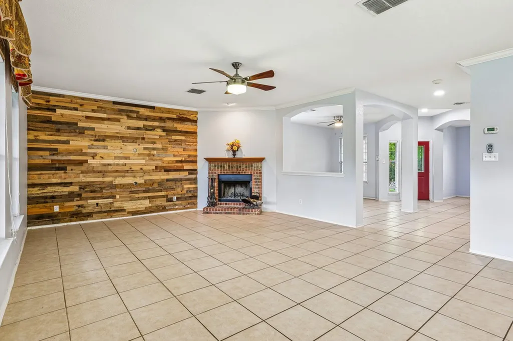 112 Floating Leaf Drive Hutto TX 78634