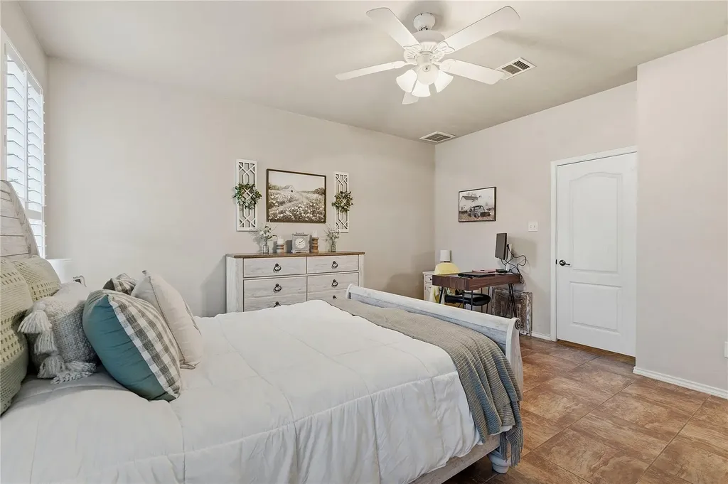 506 Glacier Point Trail Taylor TX 76574