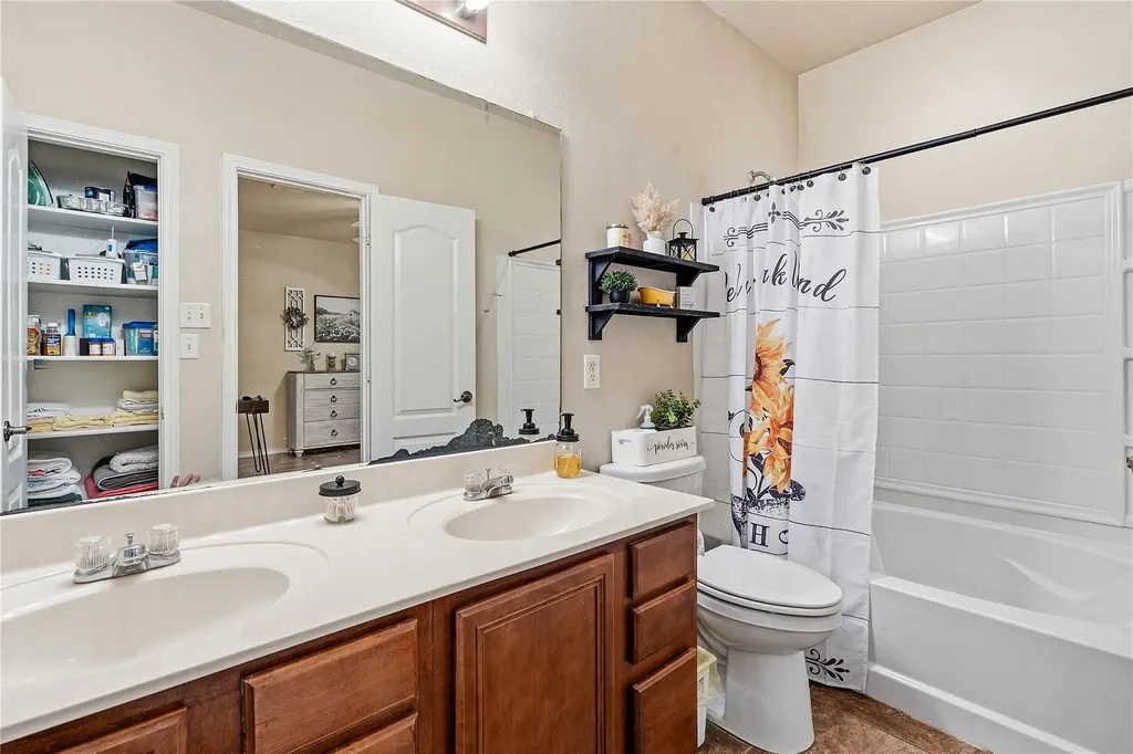 506 Glacier Point Trail Taylor TX 76574