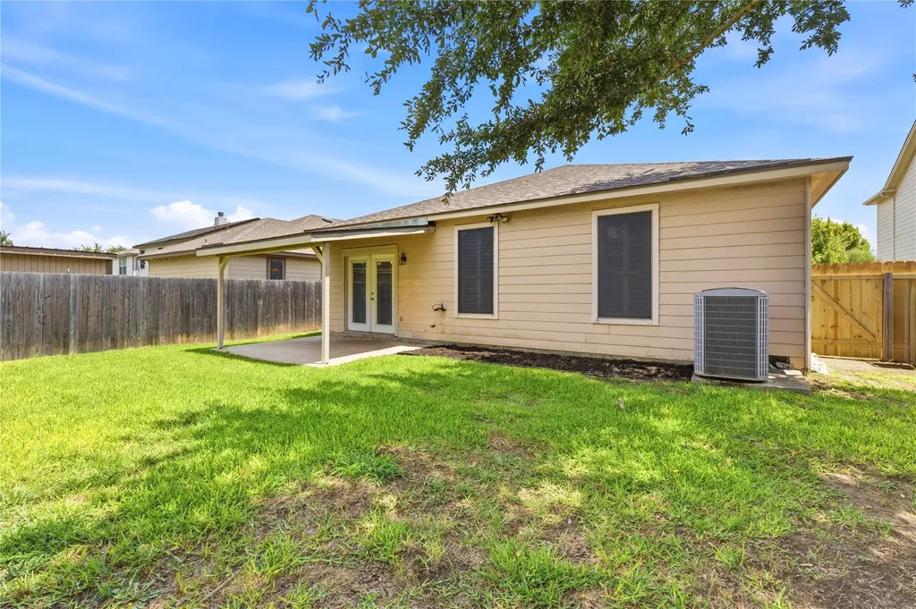 506 Glacier Point Trail Taylor TX 76574