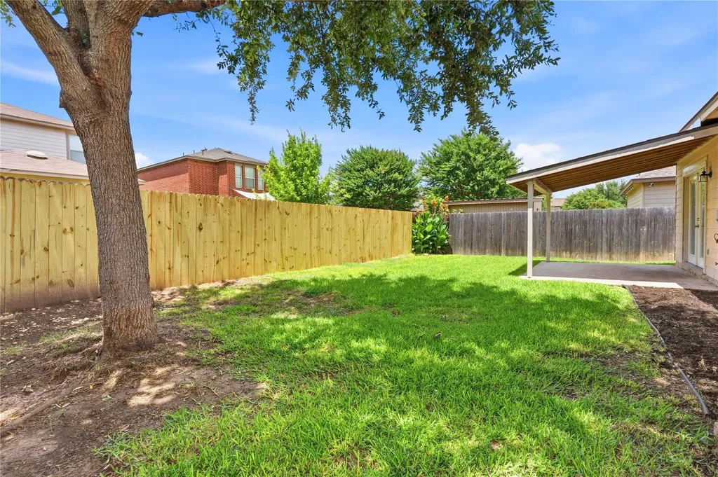 506 Glacier Point Trail Taylor TX 76574
