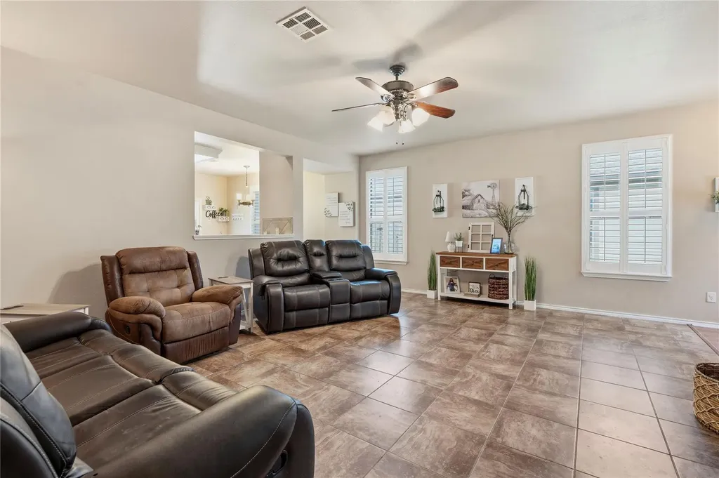506 Glacier Point Trail Taylor TX 76574