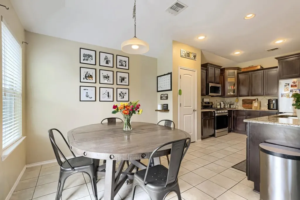 103 Buescher Cove Hutto TX 78634