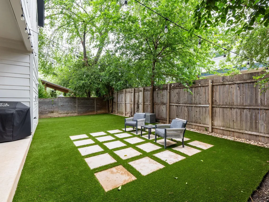 2909 E 3rd Street Austin TX 78702