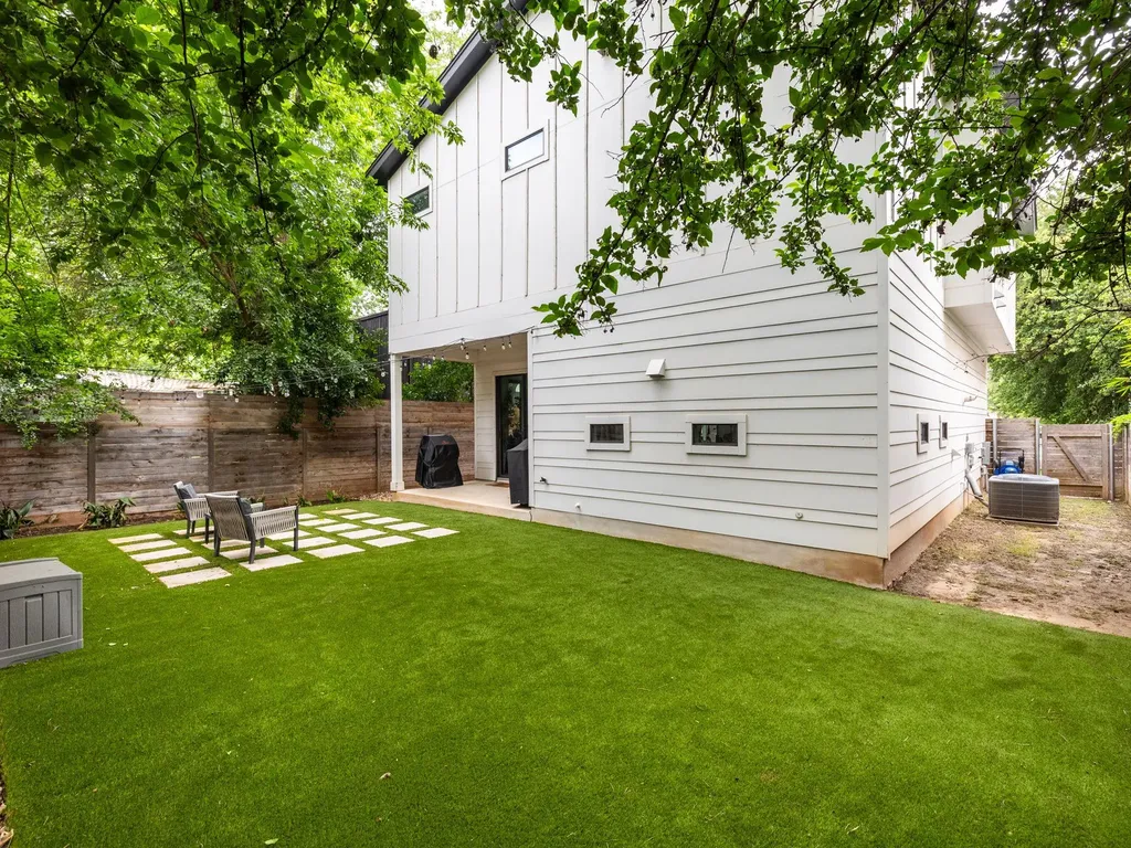 2909 E 3rd Street Austin TX 78702
