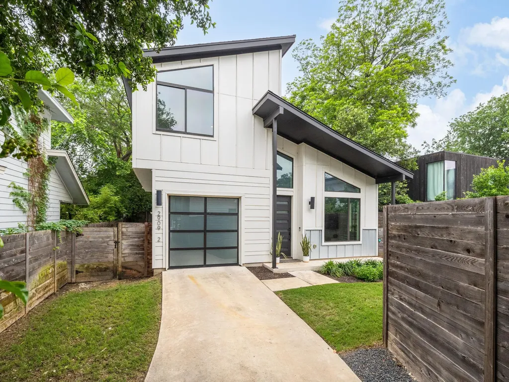 2909 E 3rd Street Austin TX 78702