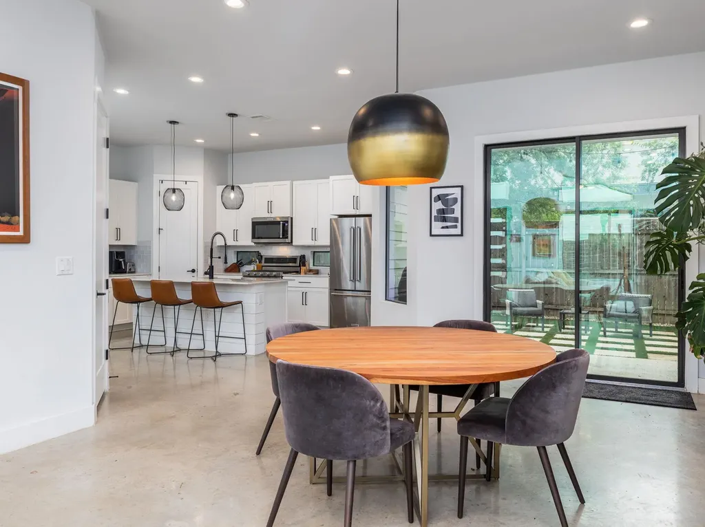 2909 E 3rd Street Austin TX 78702