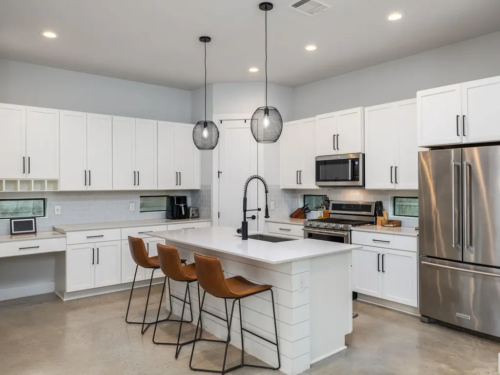 2909 E 3rd Street Austin TX 78702