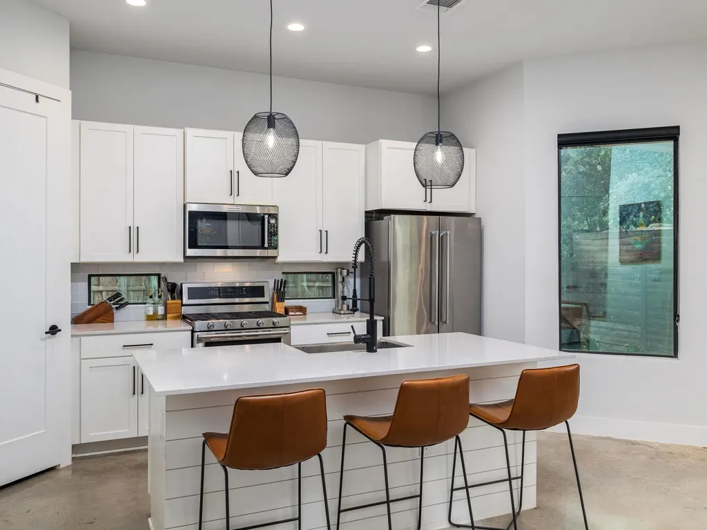 2909 E 3rd Street Austin TX 78702