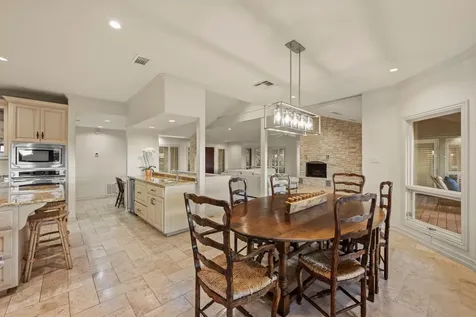 1005 Challenger Lakeway TX 78734