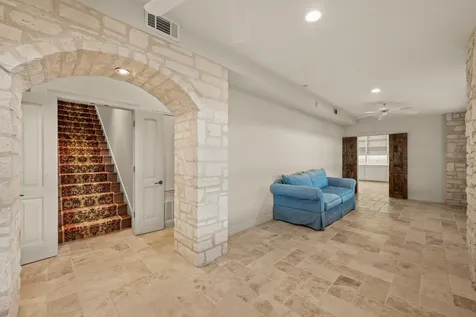 1005 Challenger Lakeway TX 78734
