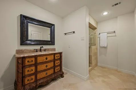 1005 Challenger Lakeway TX 78734