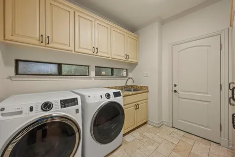 1005 Challenger Lakeway TX 78734