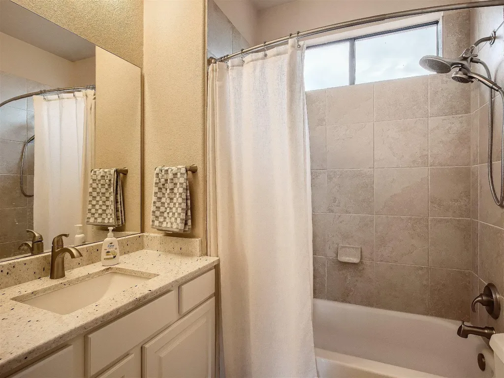 106 Indigo Run Cove Austin TX 78738