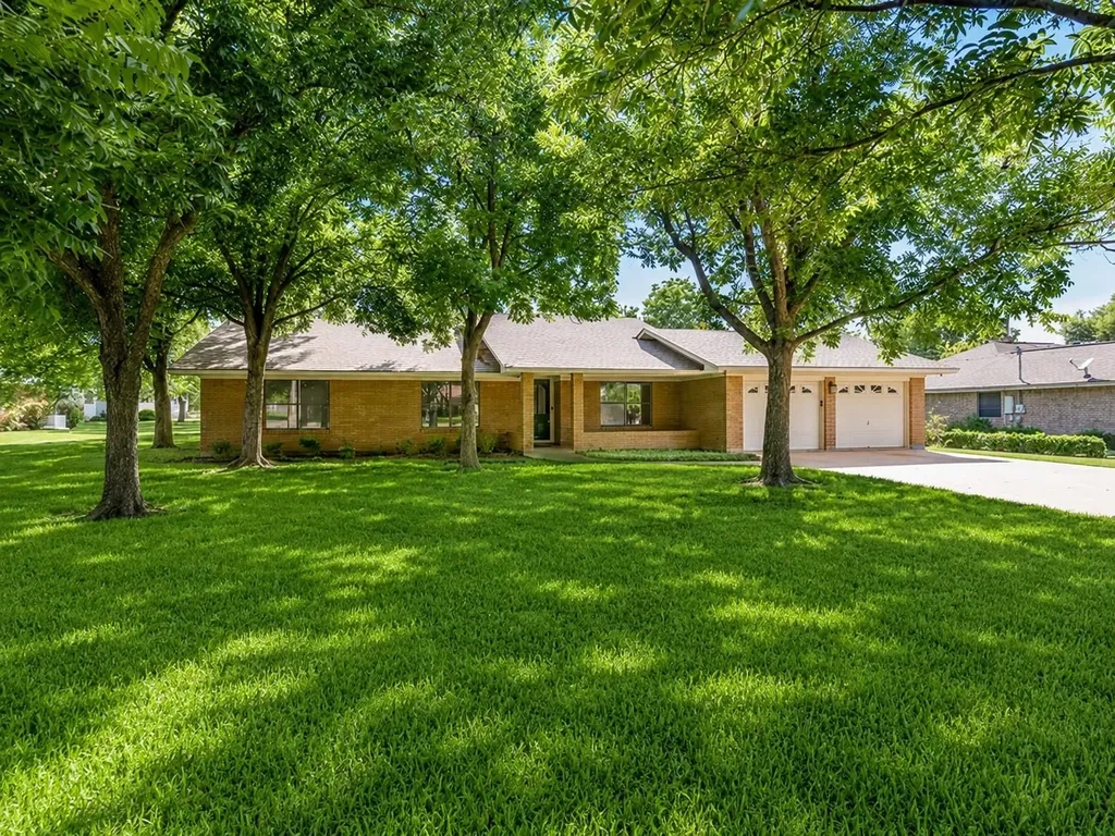 2707 North Drive Taylor TX 76574