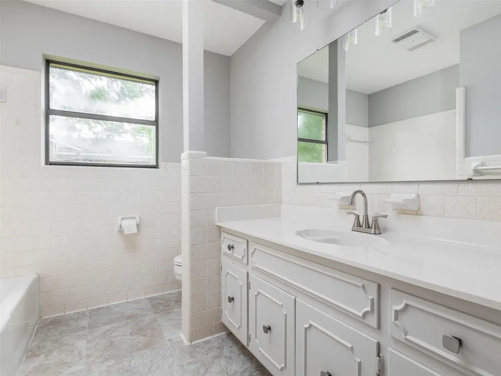 2707 North Drive Taylor TX 76574