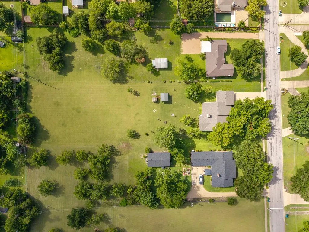 2707 North Drive Taylor TX 76574