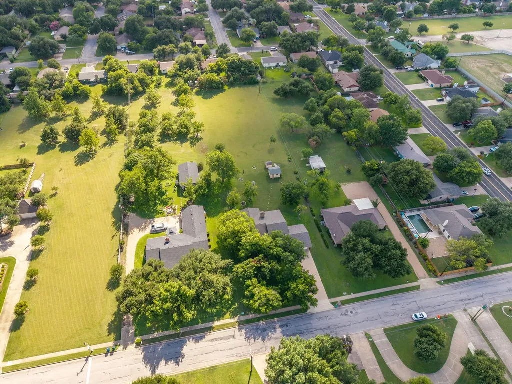 2707 North Drive Taylor TX 76574