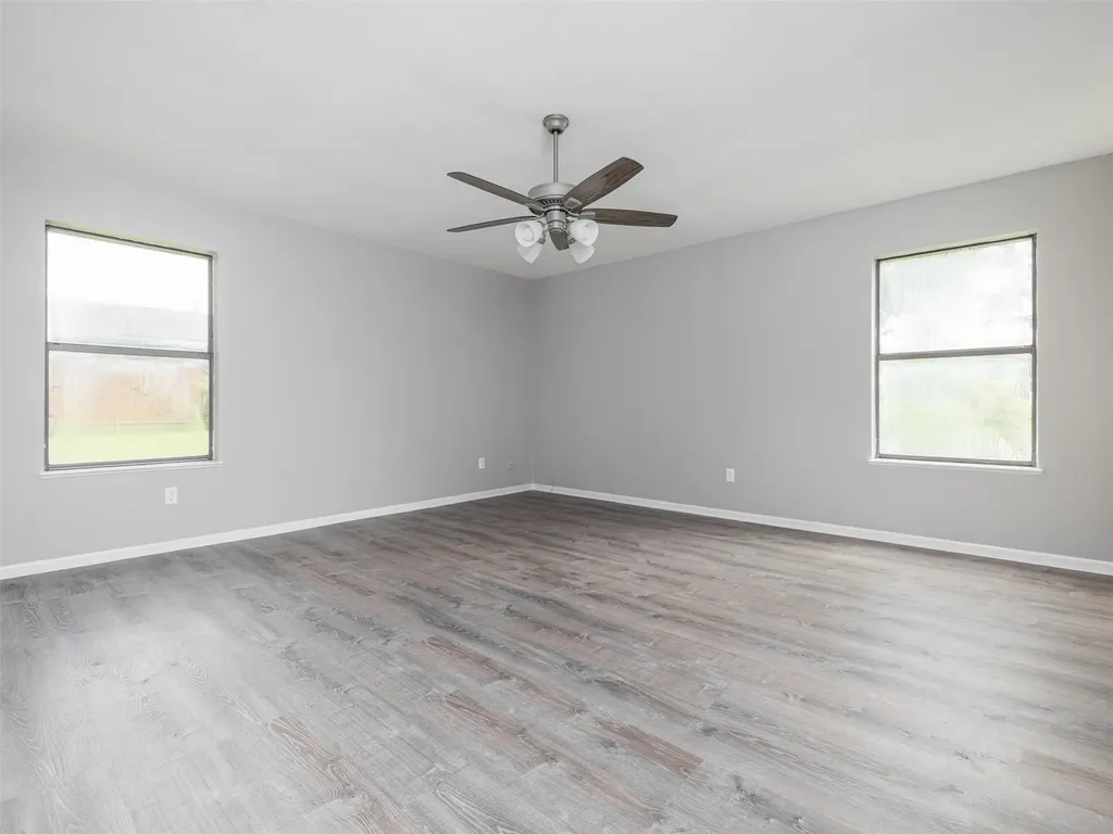 2707 North Drive Taylor TX 76574