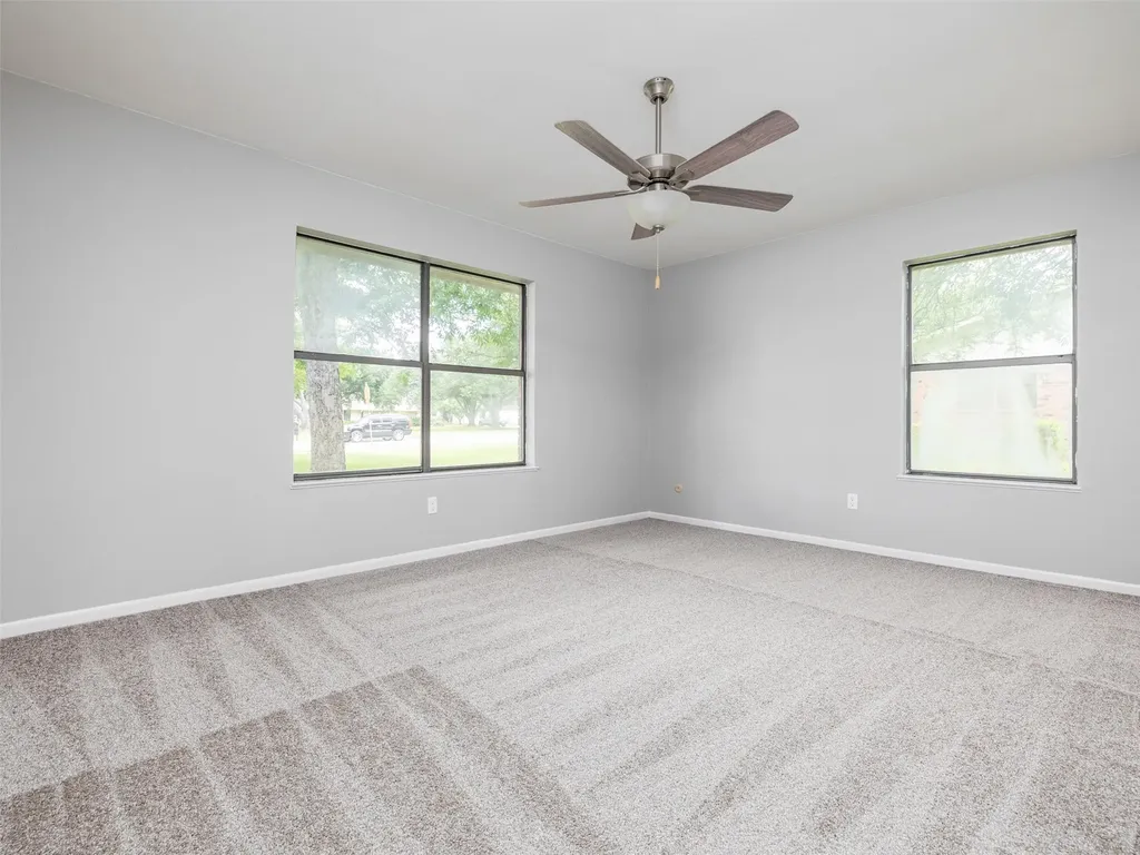 2707 North Drive Taylor TX 76574