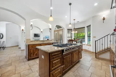 402 Zephyr Street Lakeway TX 78734