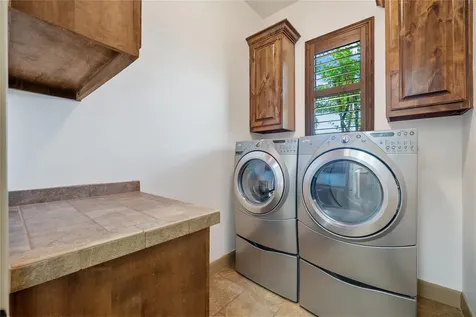 402 Zephyr Street Lakeway TX 78734