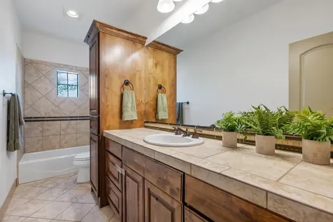 402 Zephyr Street Lakeway TX 78734