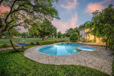 402 Zephyr Street Lakeway TX 78734