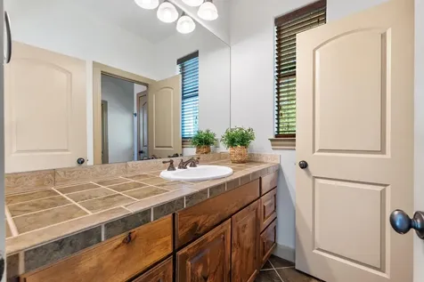402 Zephyr Street Lakeway TX 78734